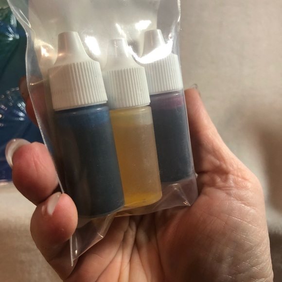 FINAL SALE- LEAVING CLOSET-NO FURTHER DISCOUNTS - Picture 2 of 6